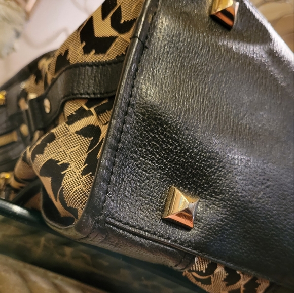 L.A.M.B. Oxford Logo 3 Compartment Zip Bag by Gwen Stefani #169 - Picture 16 of 17